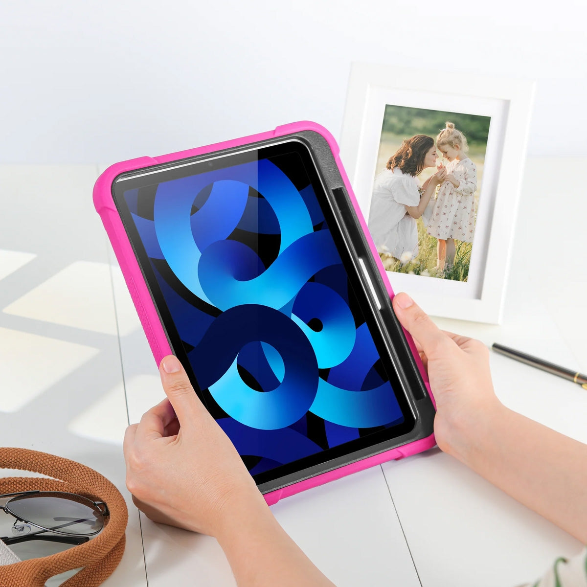 iPad 10.9 10th Gen Heavy Duty Shockproof Case - Black/Hot Pink