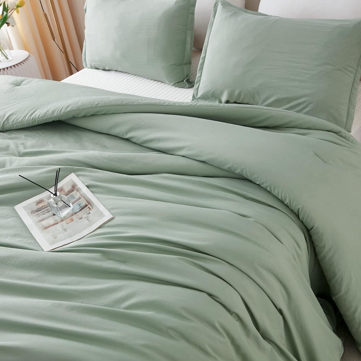 Litanika Queen Comforter Set Sage Green, 3 Pieces Lightweight Comforters Queen Size Solid Bedding Comforters Sets, Down Alternative Comforter Bed Set Quilt Blanket