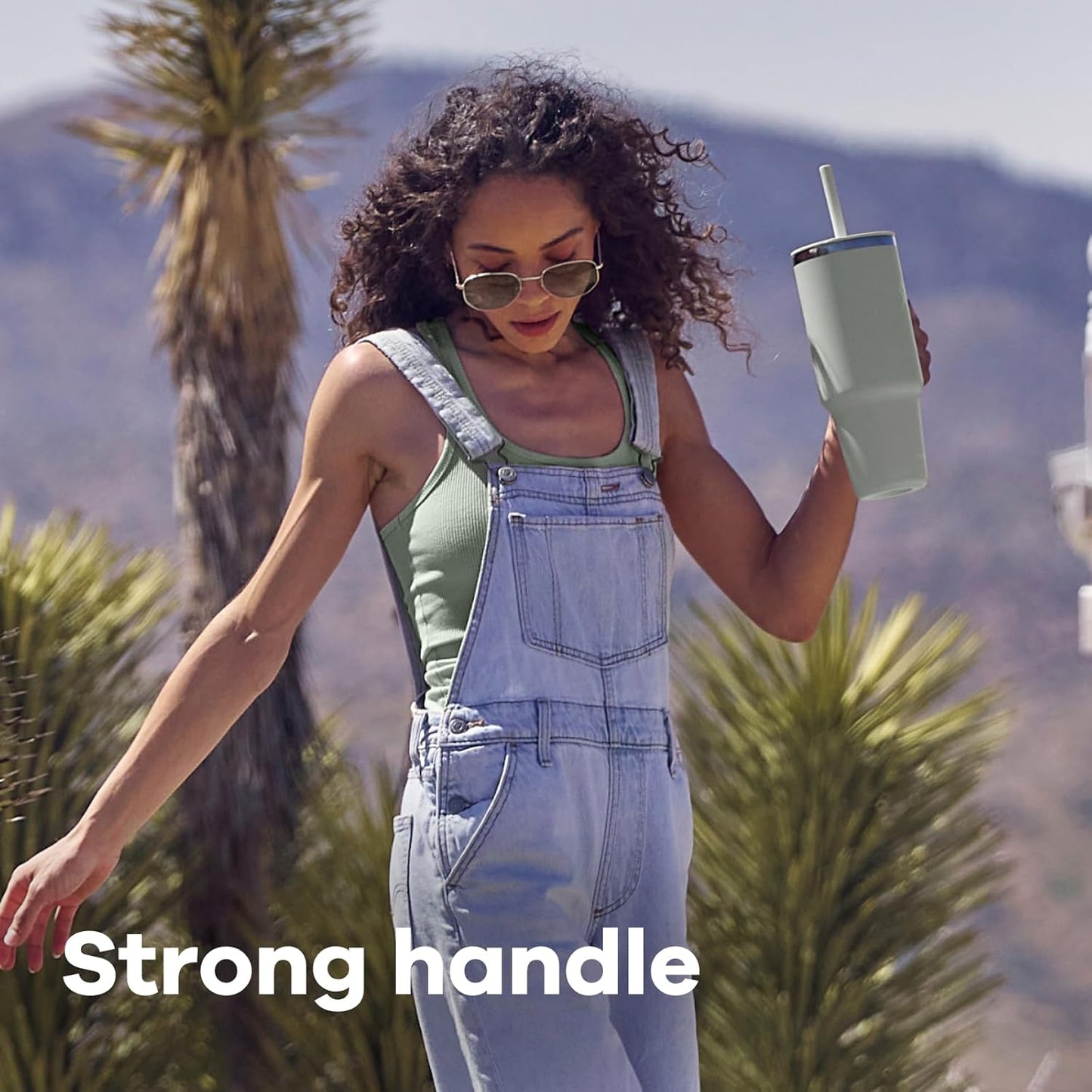 Hydro Flask 32 Oz Travel Tumbler with Handle, Lid and Straw - Insulated Stainless Steel in Holiday Punch