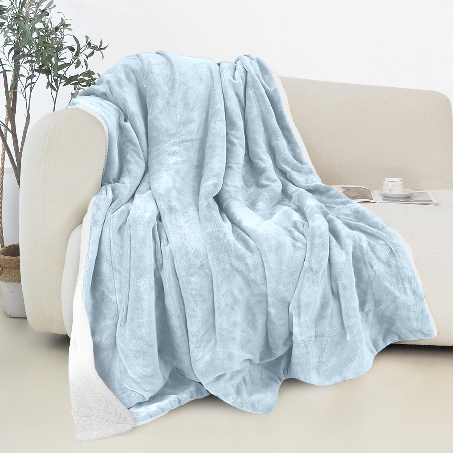 Elegant Comfort Reversible and Ultra-Plush Flannel Fleece-Winter Christmas Sherpa Throw- Lightweight Soft and Cozy-Holiday Decorative Throw, Perfect for Lounging, 50 x 60 inches, Emerald Green Deer