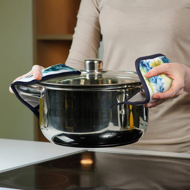 Bencailor 6 Pcs Christmas Kitchen Towel Oven Mitts and Pot Holders Set Xmas Theme Dish Towels Heat Resistant Oven Gloves for Summer Kitchen Cooking Baking Grilling(Colorful Christmas Tree Theme)