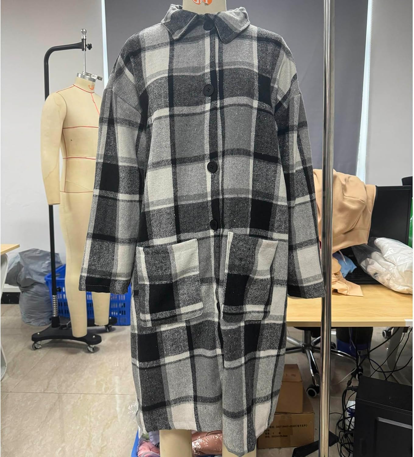 Women's Plaid Wool Coat Long Winter Lapel Peacoat Button Up Warm Overcoats Trendy Comfy Outerwear Casual Jackets
