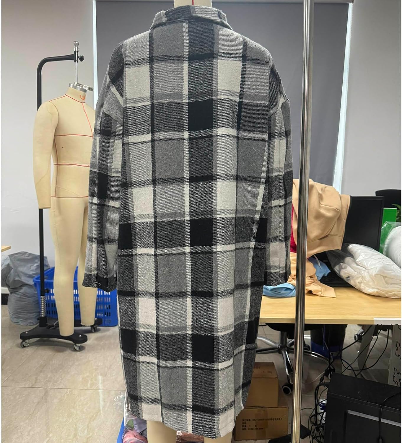 Women's Plaid Wool Coat Long Winter Lapel Peacoat Button Up Warm Overcoats Trendy Comfy Outerwear Casual Jackets