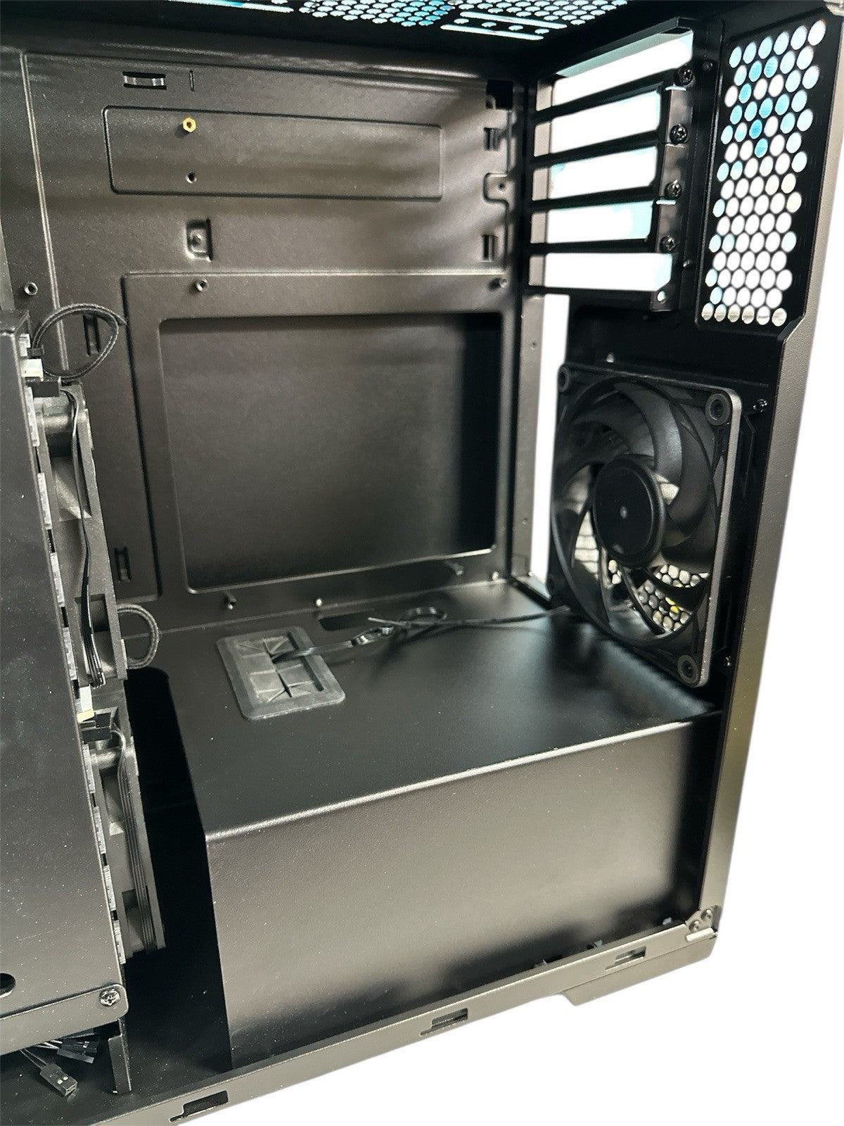 Silverstone SST-CS382 8-bay SAS-12G / SATA-6G Hot-Swap High Performance MicroATX