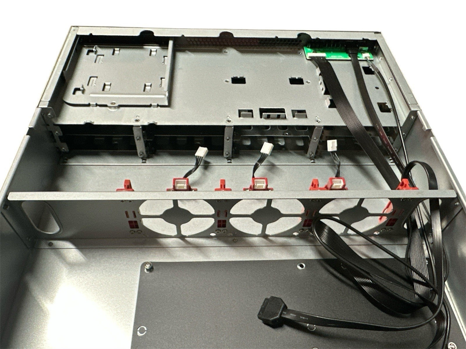 Silverstone RM22-308 2U 8Bay Mini-SAS HD SFF-8643 12 Gb/s interface Rackmount