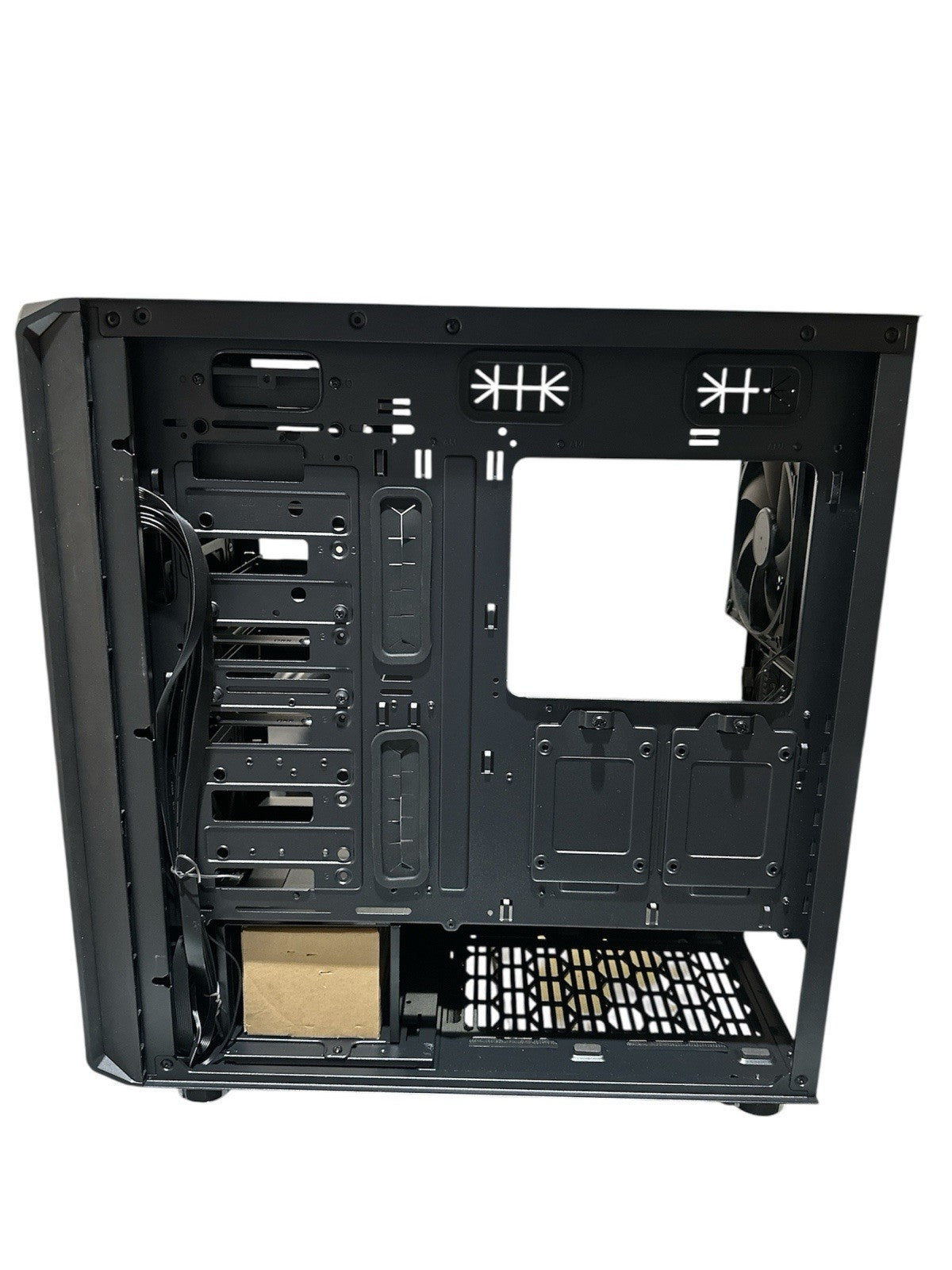 Silverstone SETA D1 Minimalistic Mid-tower ATX chassis, immense storage Capacity