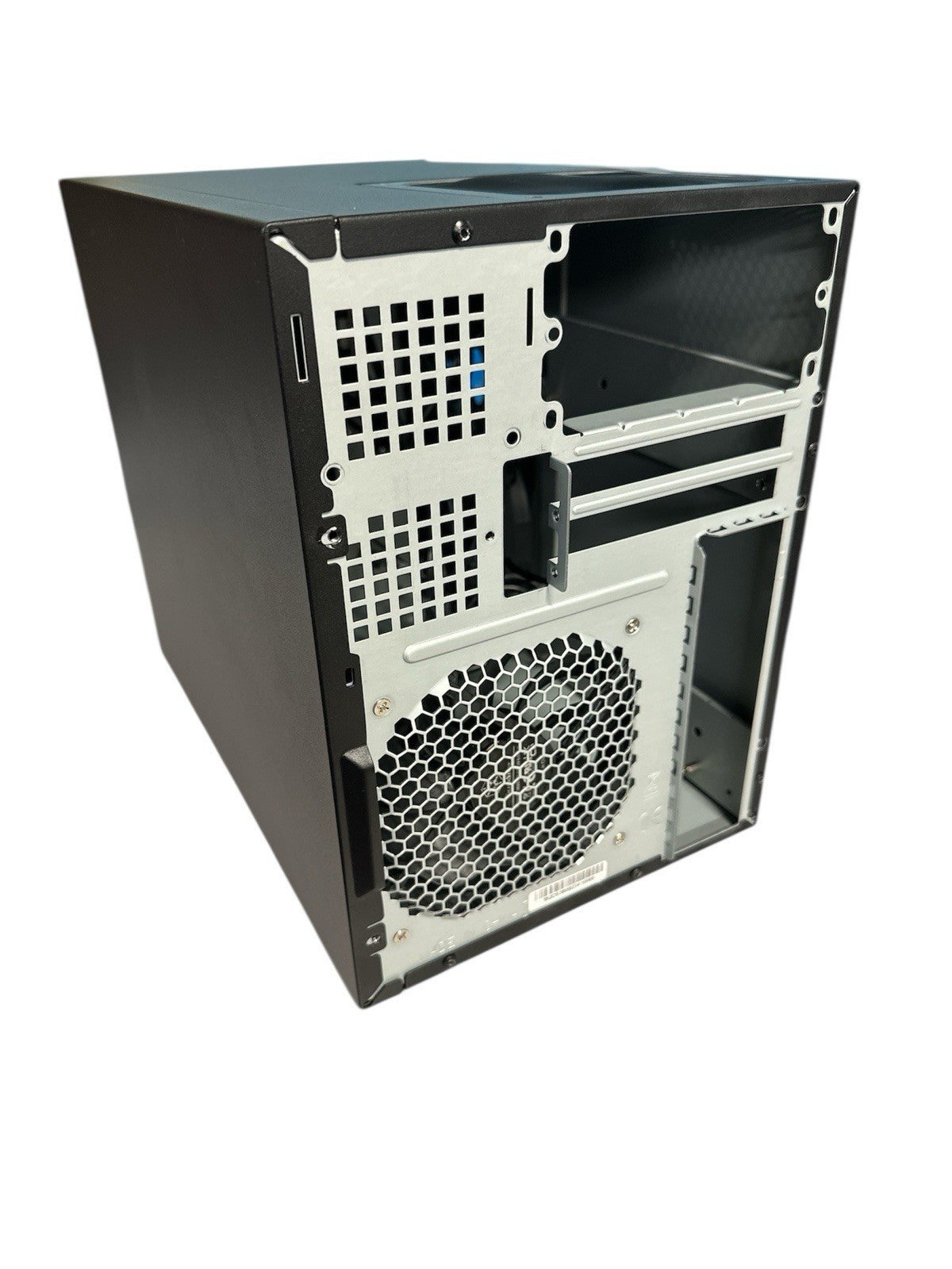 SilverStone Premium Mini-ITX/DTX Small Form Factor NAS Computer Case DS380B READ