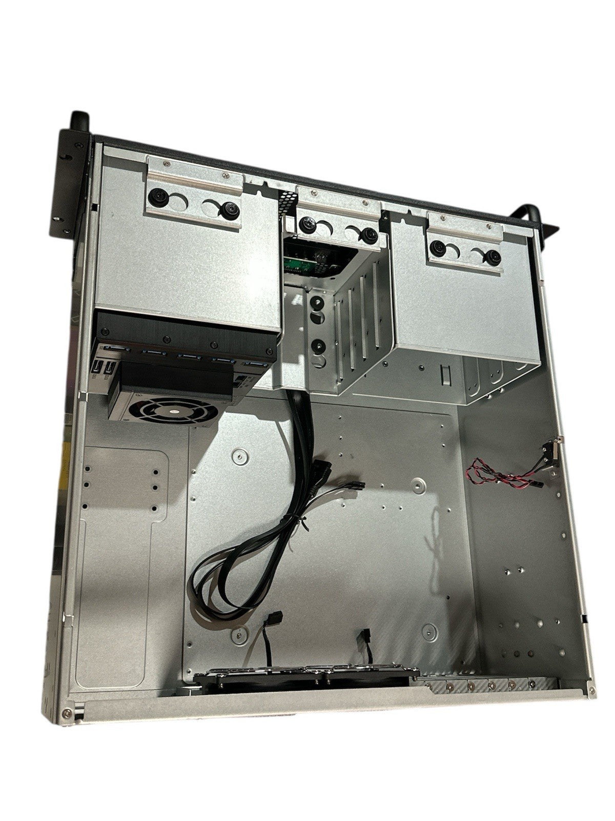 Silverstone 4U rackmount Server Case W/ 3x 5.25" drive bays, 5 x 3.5" Hot-Swap