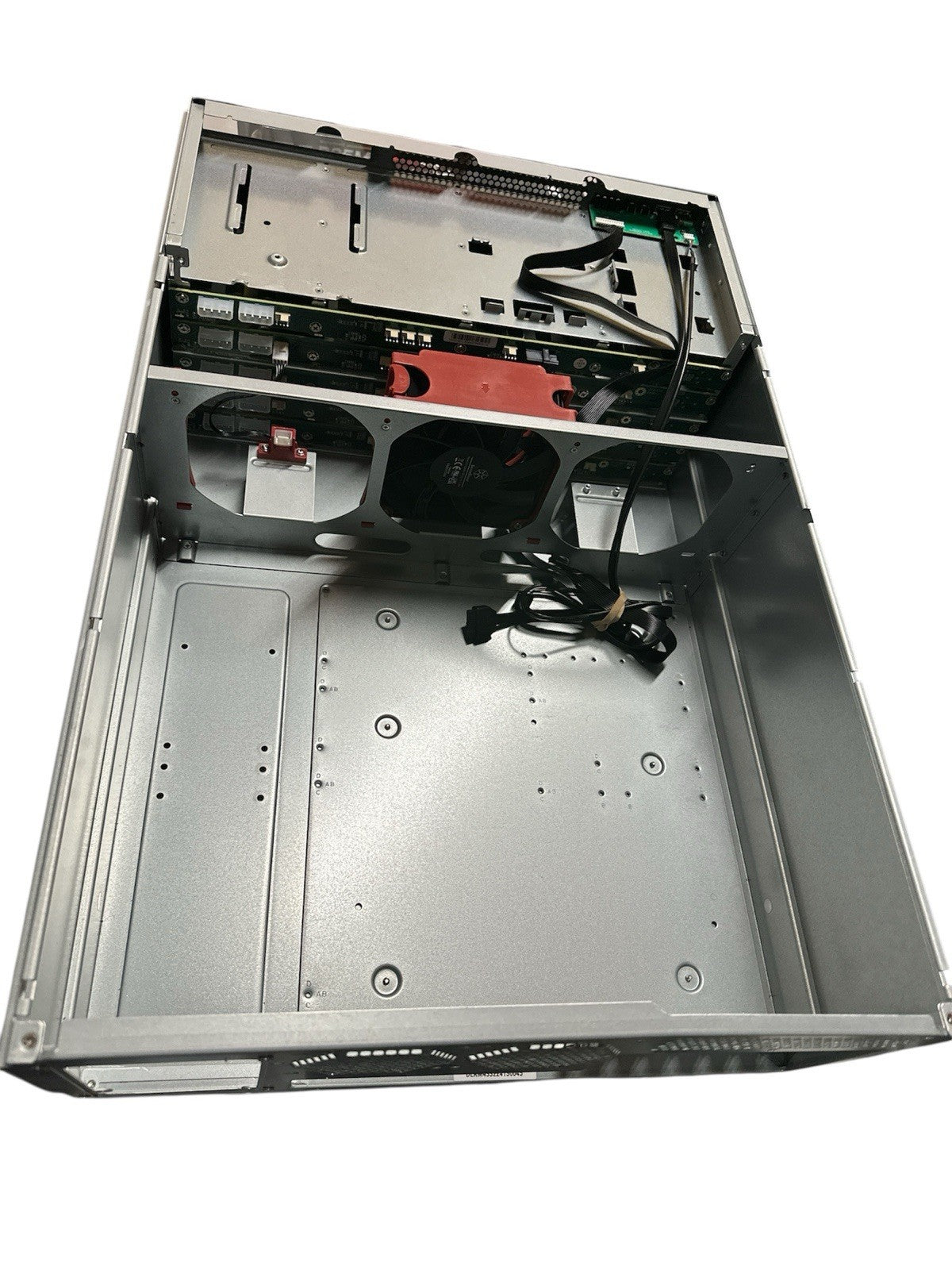 SilverStone RM43-320-RS 4U 20-bay 2.5" / 3.5" HDD / SSD Rackmount Storage (Read)