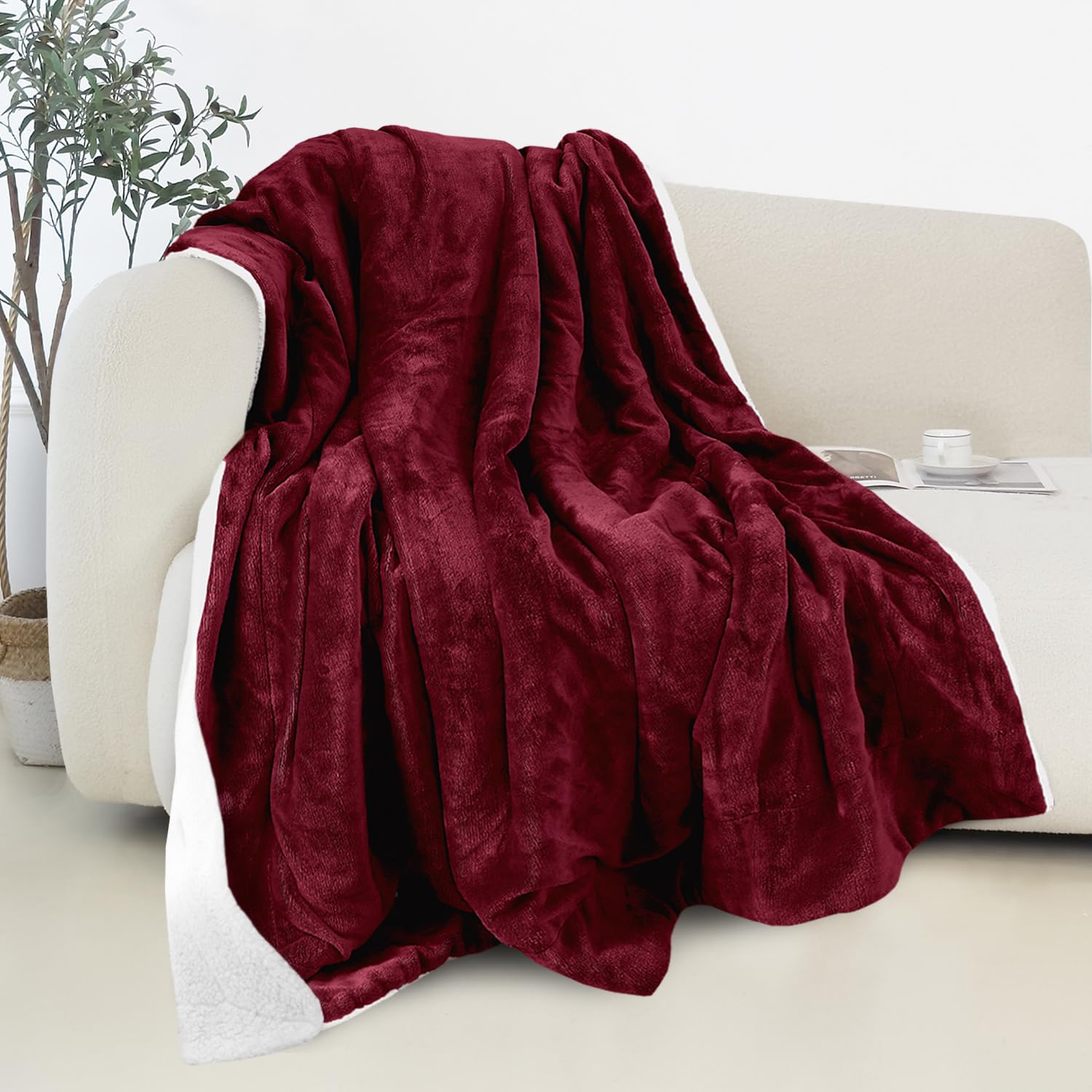 Elegant Comfort Reversible and Ultra-Plush Flannel Fleece-Winter Christmas Sherpa Throw- Lightweight Soft and Cozy-Holiday Decorative Throw, Perfect for Lounging, 50 x 60 inches, Emerald Green Deer