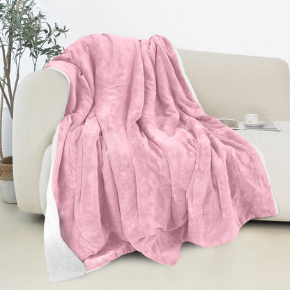 Elegant Comfort Reversible and Ultra-Plush Flannel Fleece-Winter Christmas Sherpa Throw- Lightweight Soft and Cozy-Holiday Decorative Throw, Perfect for Lounging, 50 x 60 inches, Emerald Green Deer