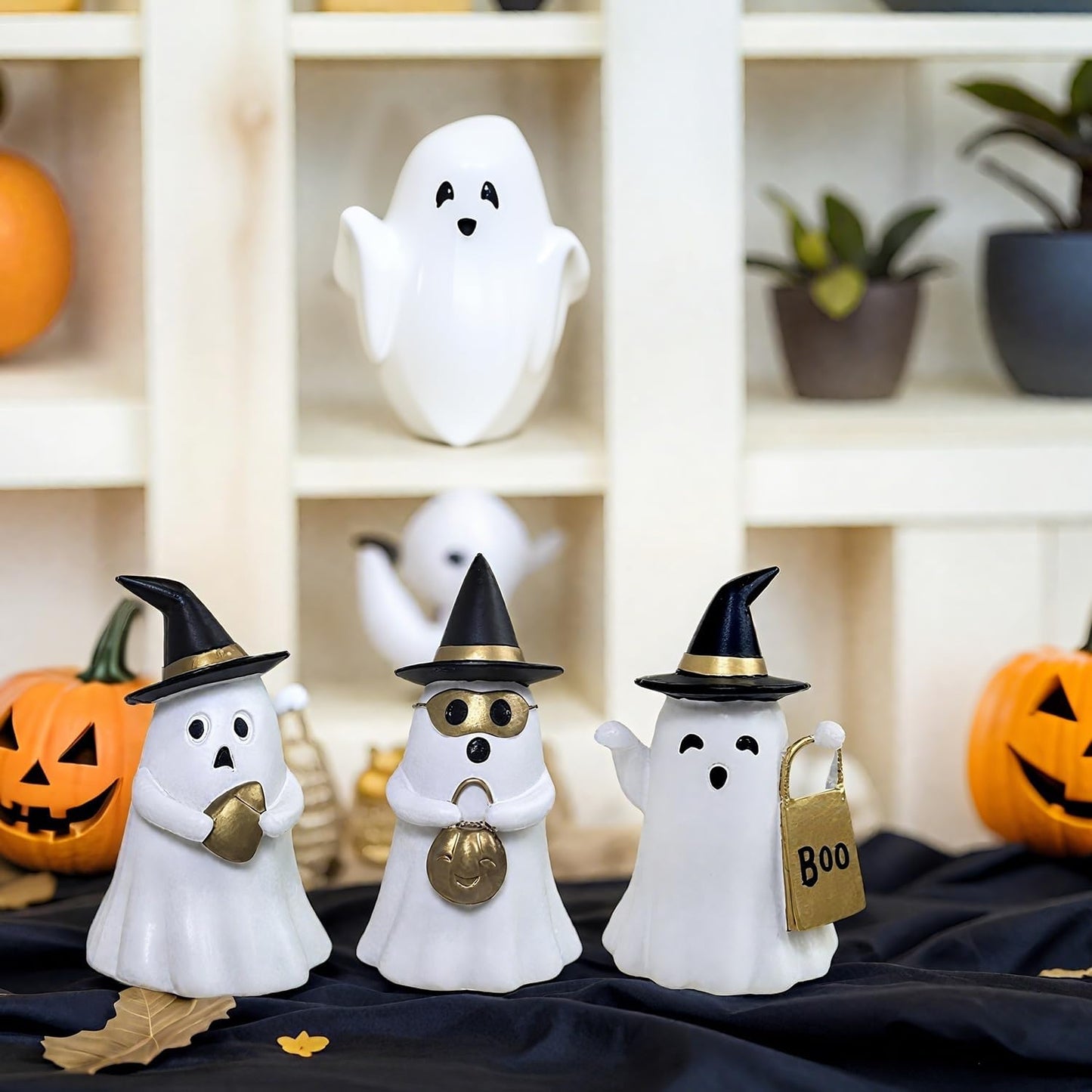 Resin Small White Ghost Figurines, 3PCS Ghosts with Witch Hats, Cute Ghost Statue for Spooky Halloween Decor, for Indoor Halloween Party Tabletop Home Shelf Decoration