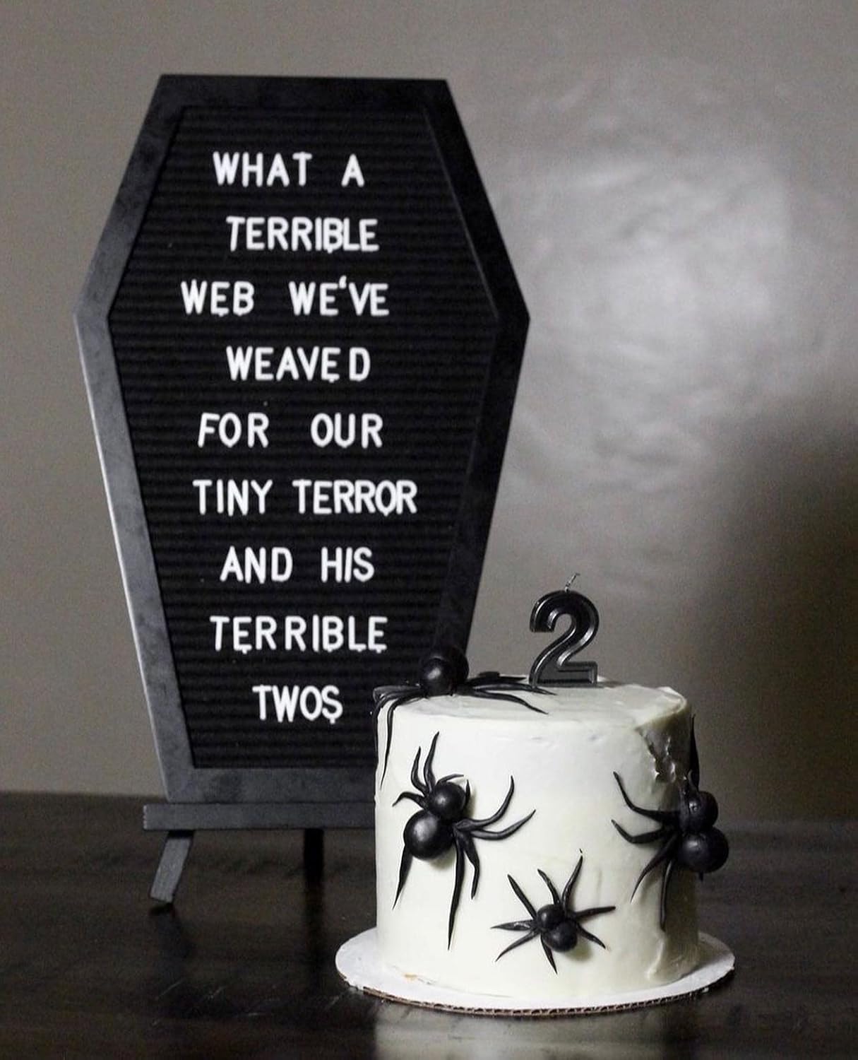 Coffin Letter Board Black +3D Bat Stickers +650 Characters, Spooky & Seasonal Emojis, Wooden Stand - 17x10.5 Inches - Coffin Shaped Goth Decor Sign Witchy Halloween Decorations Gothic Decor Birthday Wedding Home Spooky Gifts