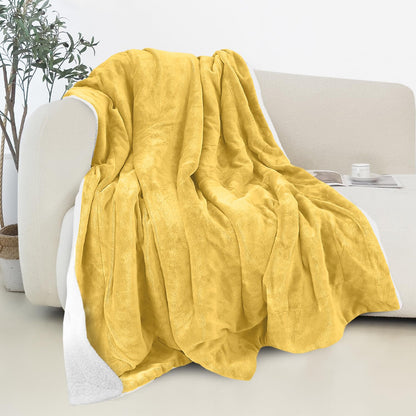 Elegant Comfort Reversible and Ultra-Plush Flannel Fleece-Winter Christmas Sherpa Throw- Lightweight Soft and Cozy-Holiday Decorative Throw, Perfect for Lounging, 50 x 60 inches, Emerald Green Deer