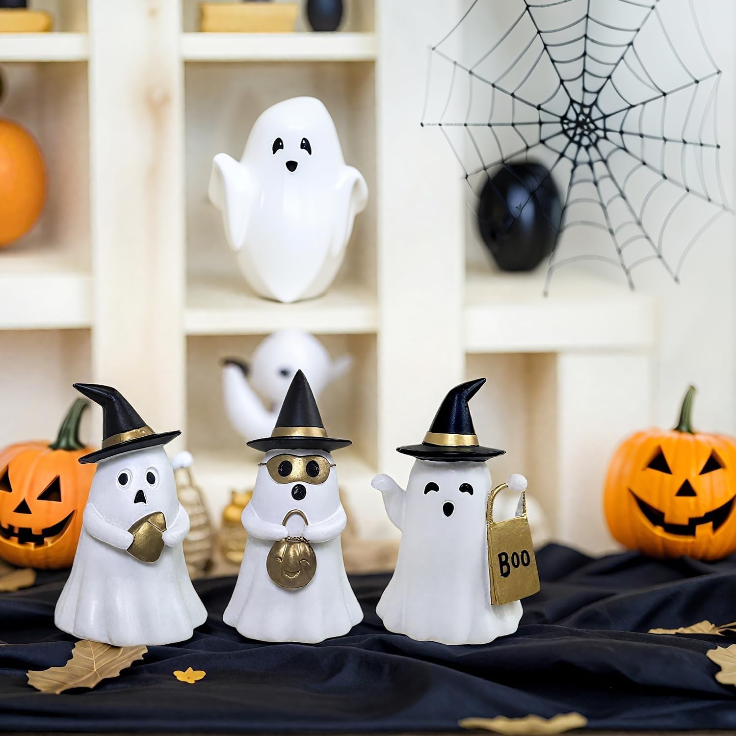 Resin Small White Ghost Figurines, 3PCS Ghosts with Witch Hats, Cute Ghost Statue for Spooky Halloween Decor, for Indoor Halloween Party Tabletop Home Shelf Decoration