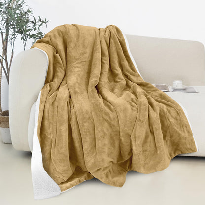Elegant Comfort Reversible and Ultra-Plush Flannel Fleece-Winter Christmas Sherpa Throw- Lightweight Soft and Cozy-Holiday Decorative Throw, Perfect for Lounging, 50 x 60 inches, Emerald Green Deer
