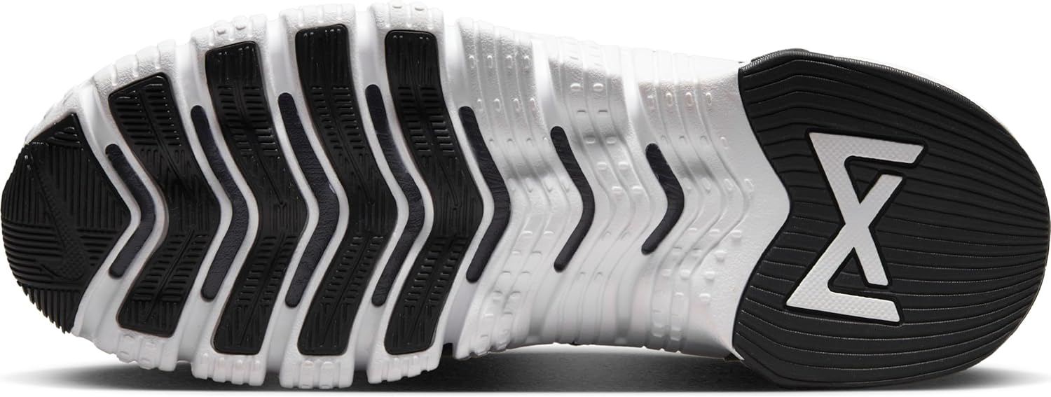 Nike Women's Free Metcon 5 Sneaker