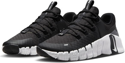 Nike Women's Free Metcon 5 Sneaker