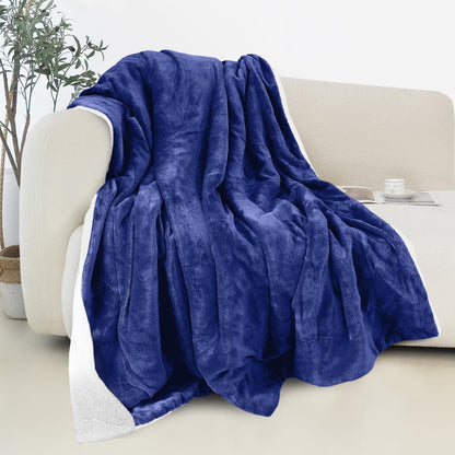 Elegant Comfort Reversible and Ultra-Plush Flannel Fleece-Winter Christmas Sherpa Throw- Lightweight Soft and Cozy-Holiday Decorative Throw, Perfect for Lounging, 50 x 60 inches, Emerald Green Deer