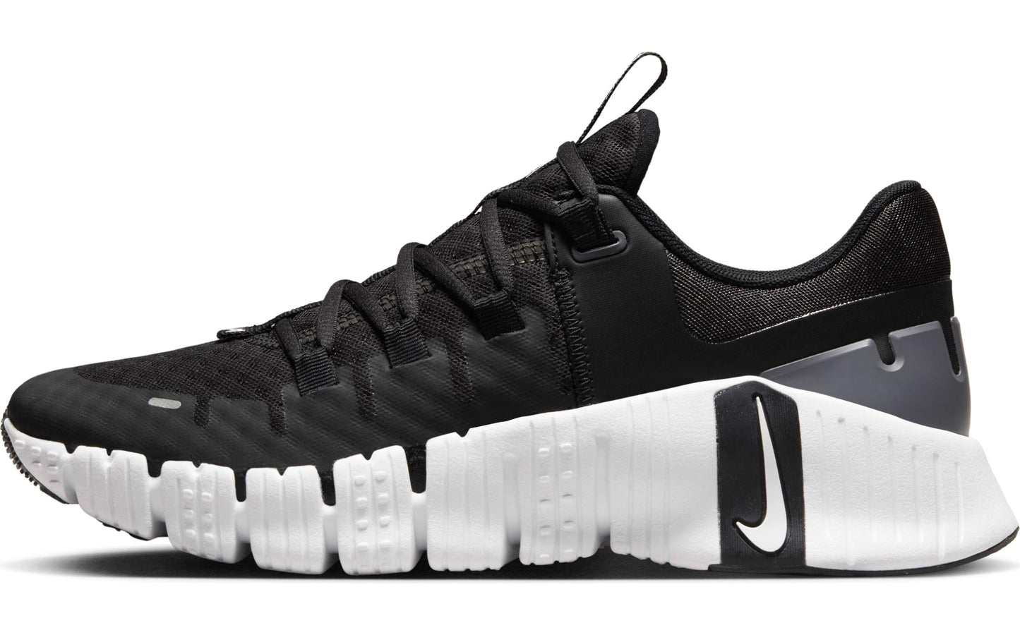 Nike Women's Free Metcon 5 Sneaker