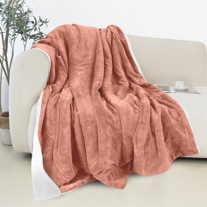 Elegant Comfort Reversible and Ultra-Plush Flannel Fleece-Winter Christmas Sherpa Throw- Lightweight Soft and Cozy-Holiday Decorative Throw, Perfect for Lounging, 50 x 60 inches, Emerald Green Deer