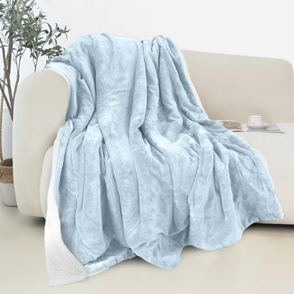 Elegant Comfort Reversible and Ultra-Plush Flannel Fleece-Winter Christmas Sherpa Throw- Lightweight Soft and Cozy-Holiday Decorative Throw, Perfect for Lounging, 50 x 60 inches, Emerald Green Deer