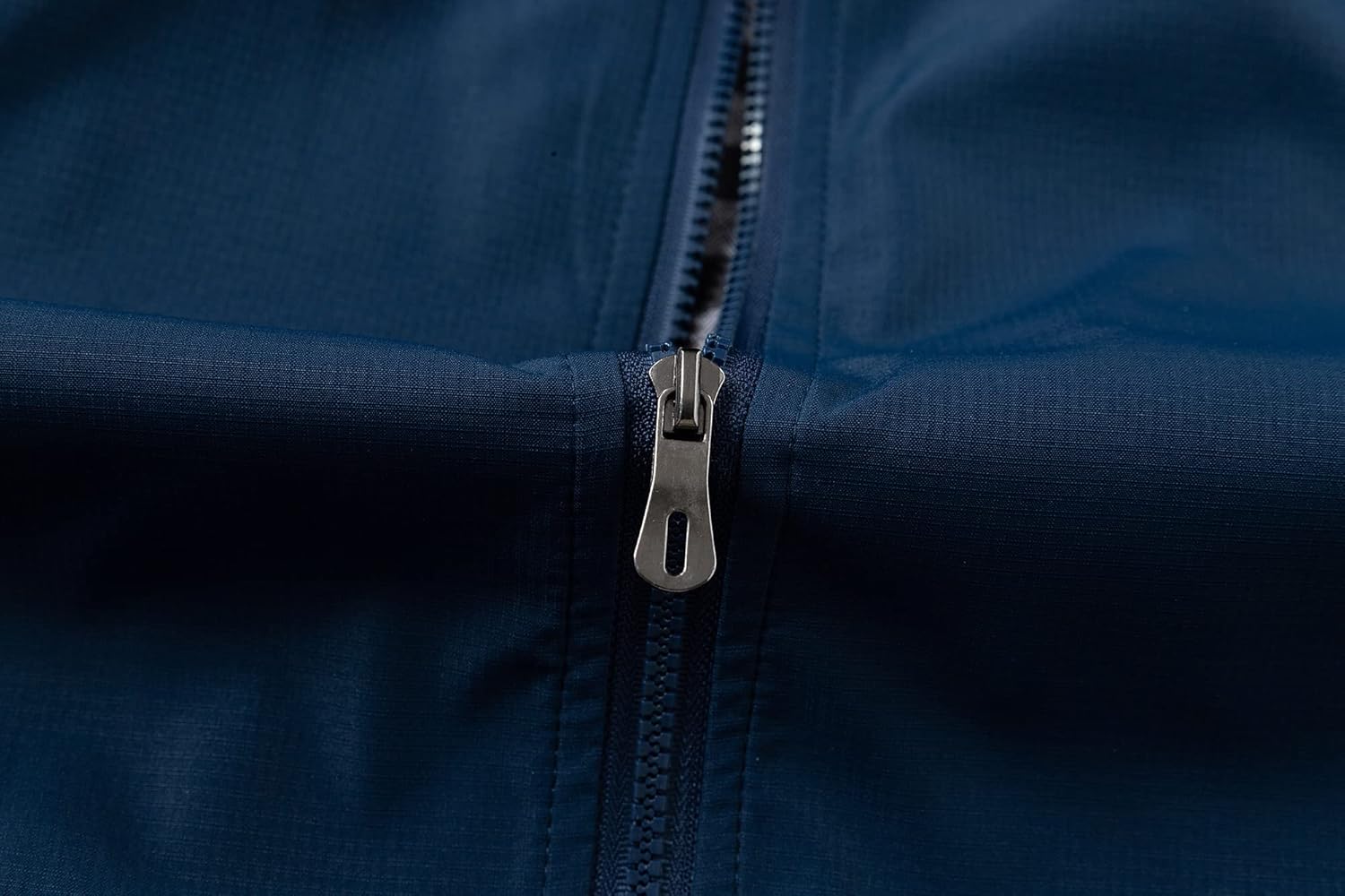 URBANFIND Men's Sports Shell Jacket Lightweight Windbreaker Outdoor Recreation Coat