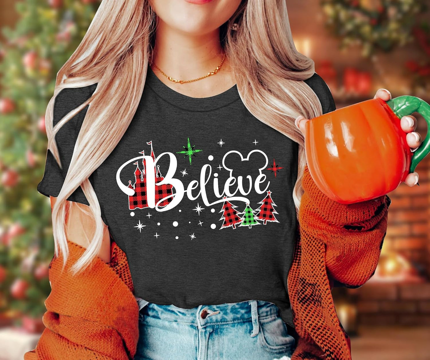 Believe Christmas Shirt for Women Christmas Tree Graphic T-Shirts Believe Letter Print Tees Holiday Tops