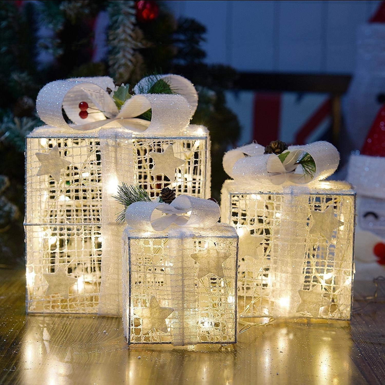 Set of 3 Christmas Lighted Gift Boxes, Pre-lit 60LED Light Up Present Boxes Ornament Outdoor, Boxes with Gold Snowflake, Battery Operated Christmas Decorations for Indoor Home, Party, Lawn Decor