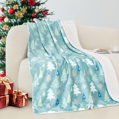 Elegant Comfort Reversible and Ultra-Plush Flannel Fleece-Winter Christmas Sherpa Throw- Lightweight Soft and Cozy-Holiday Decorative Throw, Perfect for Lounging, 50 x 60 inches, Emerald Green Deer