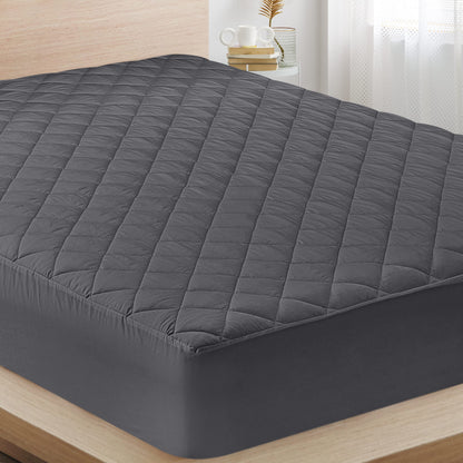 Utopia Bedding Quilted Fitted Mattress Pad, Queen Size, Elastic Fitted Mattress Topper Protector and Cover Stretches up to 16 Inches Deep, Machine Washable (White)