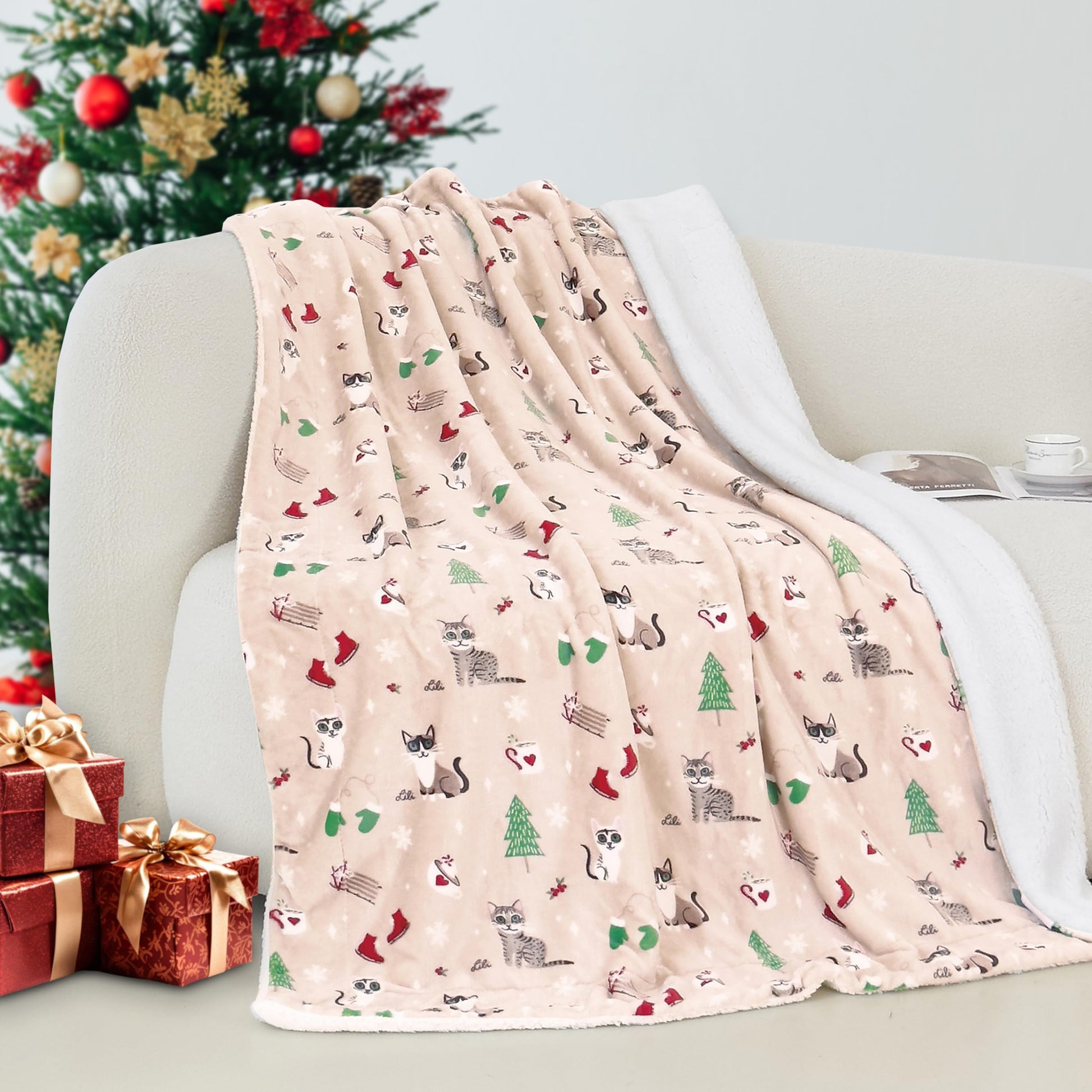 Elegant Comfort Reversible and Ultra-Plush Flannel Fleece-Winter Christmas Sherpa Throw- Lightweight Soft and Cozy-Holiday Decorative Throw, Perfect for Lounging, 50 x 60 inches, Emerald Green Deer