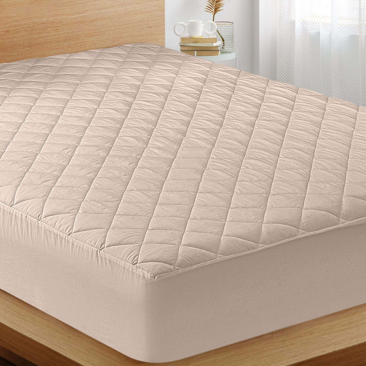 Utopia Bedding Quilted Fitted Mattress Pad, Queen Size, Elastic Fitted Mattress Topper Protector and Cover Stretches up to 16 Inches Deep, Machine Washable (White)