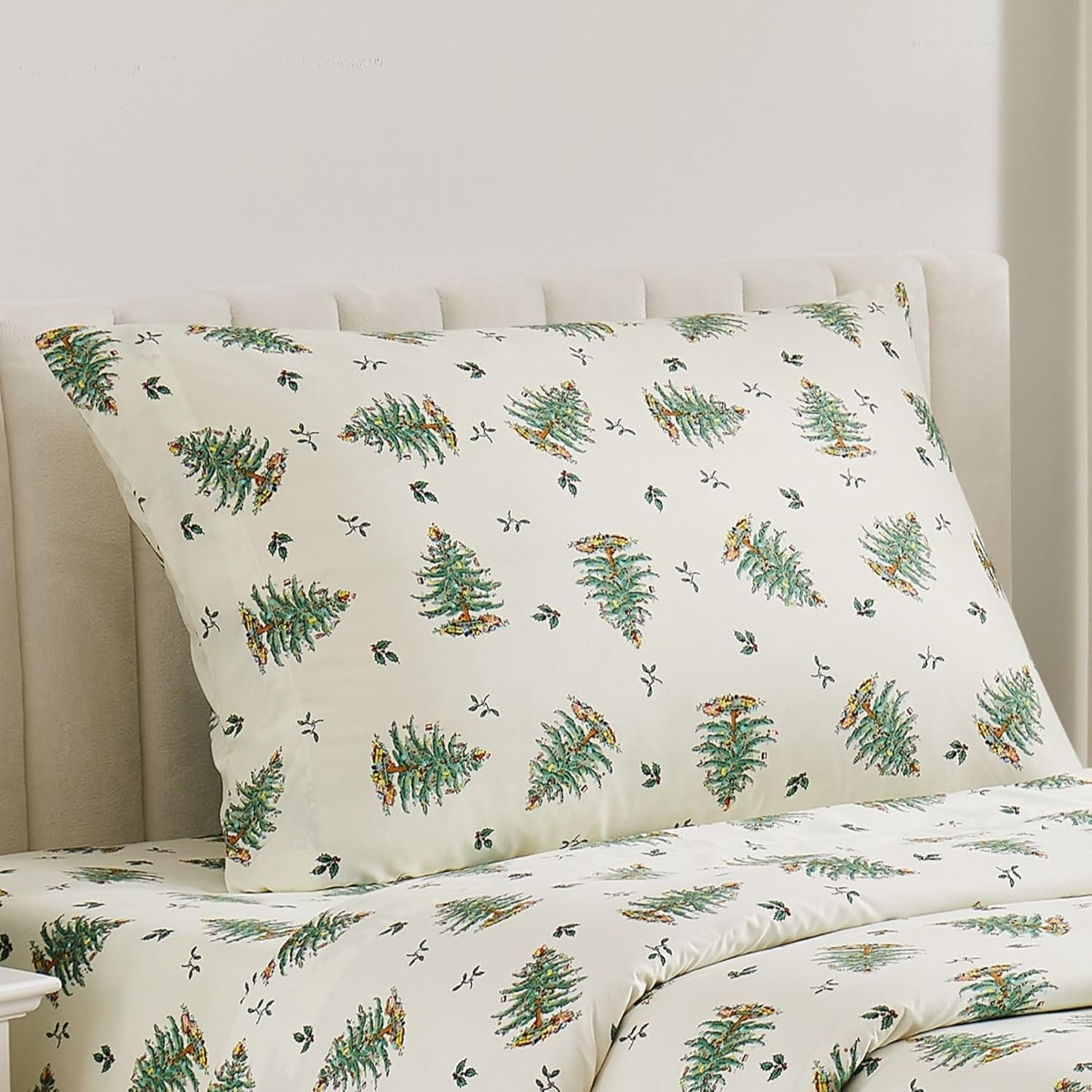 Spode - King Sheets, Cozy 4-Piece Set with Matching Pillowcases, Holiday Room Decor (Spode Christmas Tree Ivory, King)