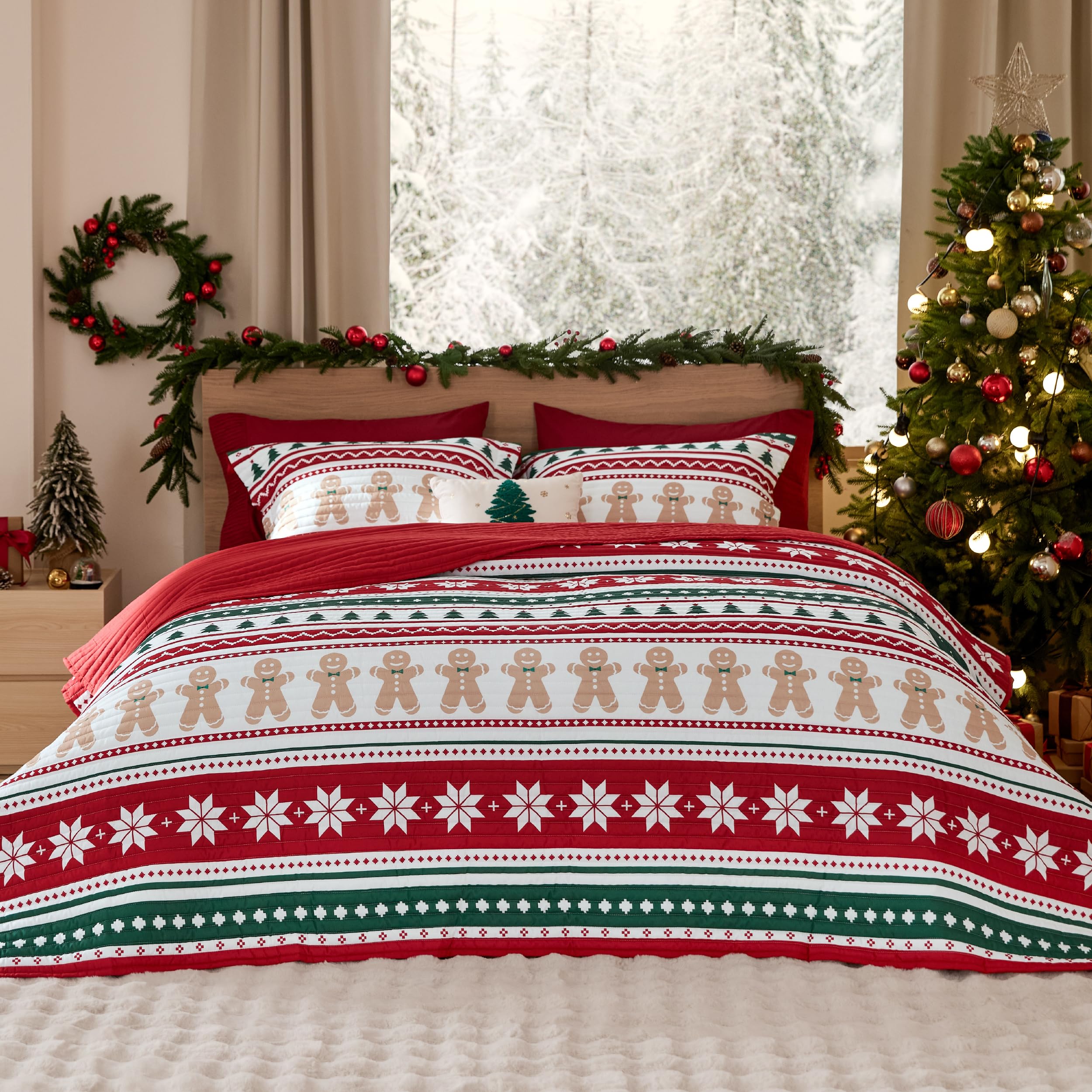Bedsure Christmas Quilt Queen Size - Red Quilts for Queen Size Bed, Multicolor Patchwork Printed Pattern Christmas Bedding, Soft Lightweight Coverlet Bedspread (90"x96")