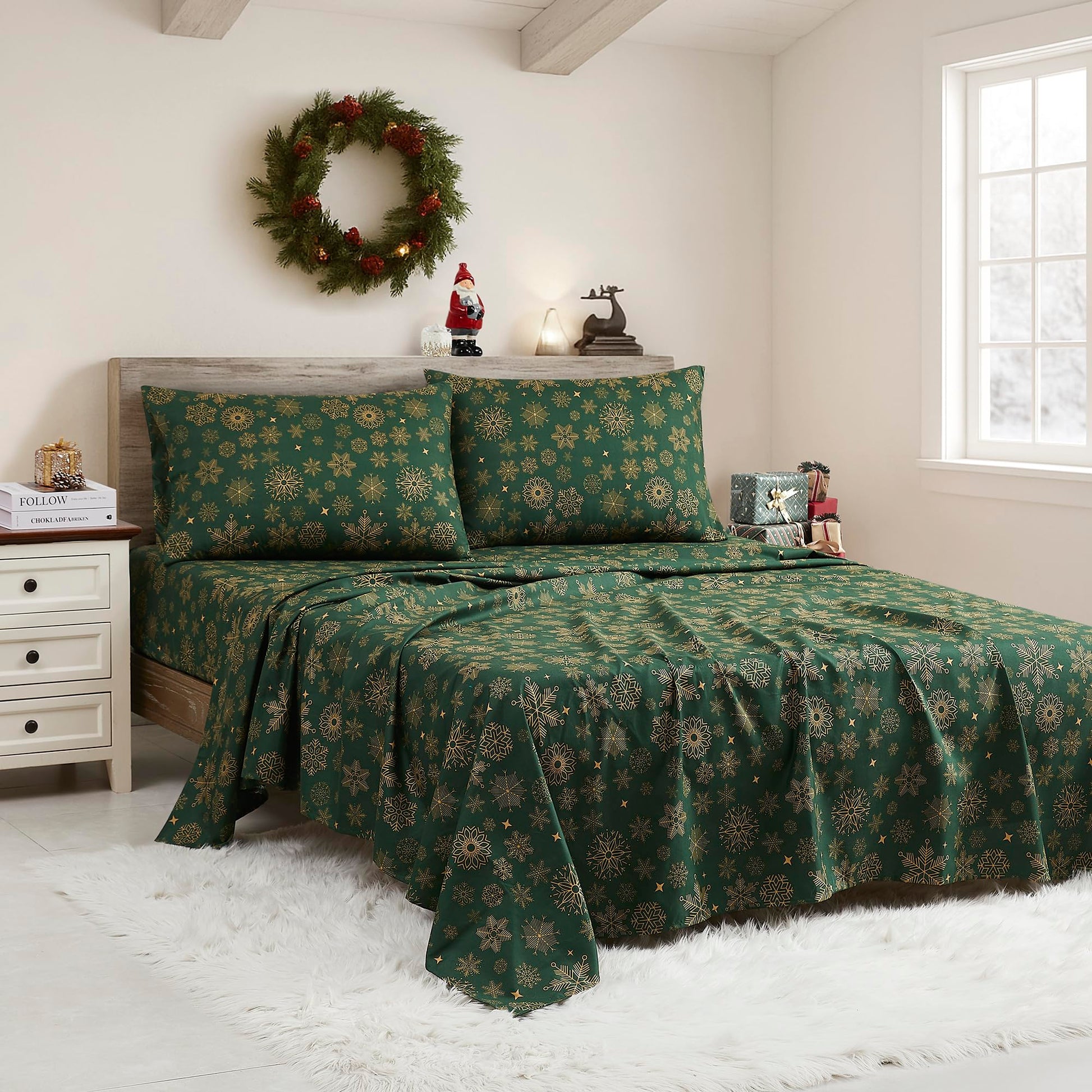 Christmas Sheets King Size with Built‑in Sheet Straps – Cozy Christmas Bedding for Holiday Cheer & Winter Dreams – Soft, Snug Sleep for Seasonal Celebrations, Polar Bear & Reindeer