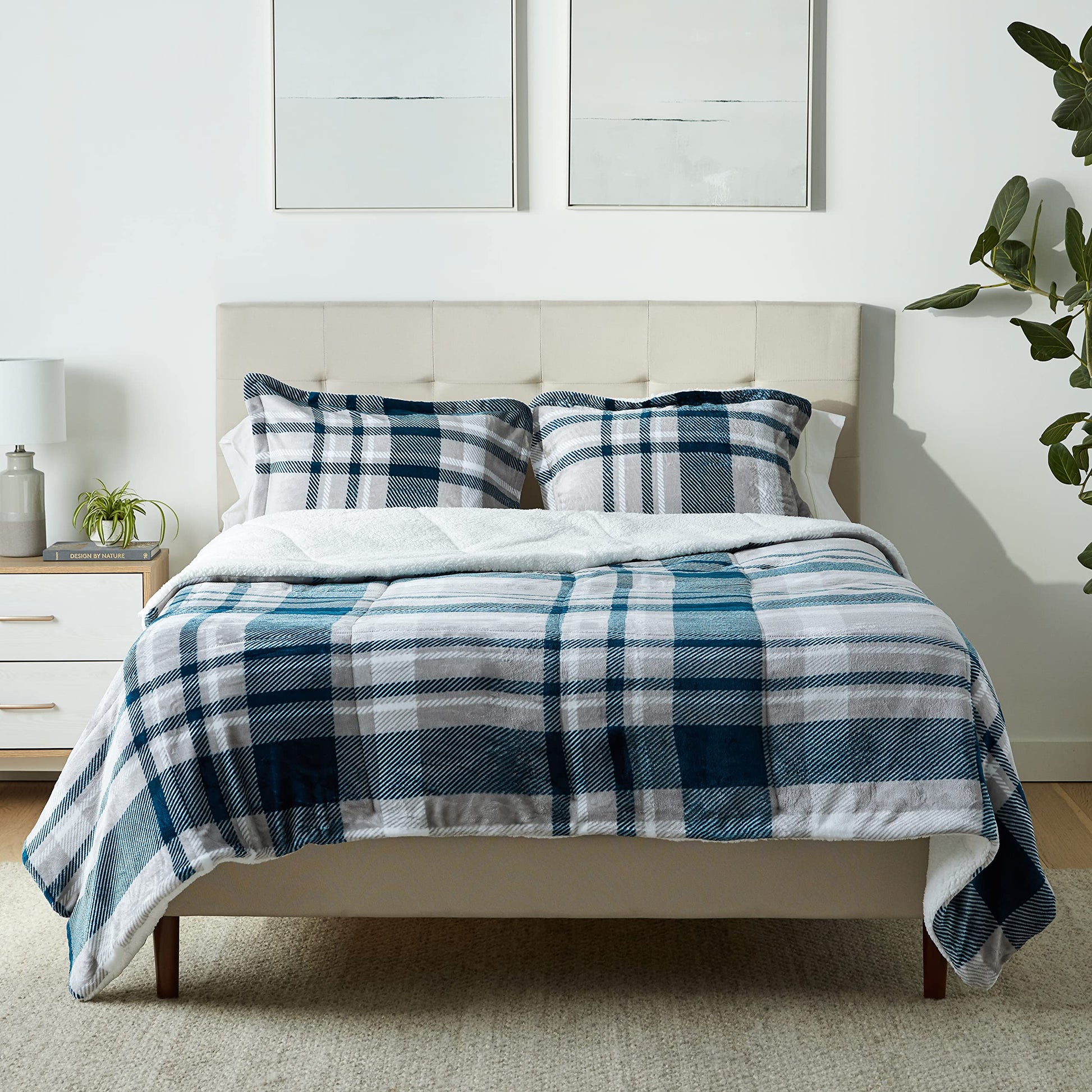 Amazon Basics 3 Piece Bedding Set, Micromink Sherpa, Ultra-Soft, Warm All Season Comforter, Full/Queen, Red Buffalo Plaid