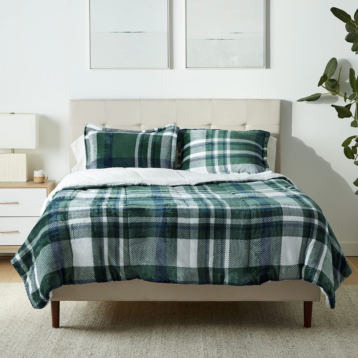 Amazon Basics 3 Piece Bedding Set, Micromink Sherpa, Ultra-Soft, Warm All Season Comforter, Full/Queen, Red Buffalo Plaid