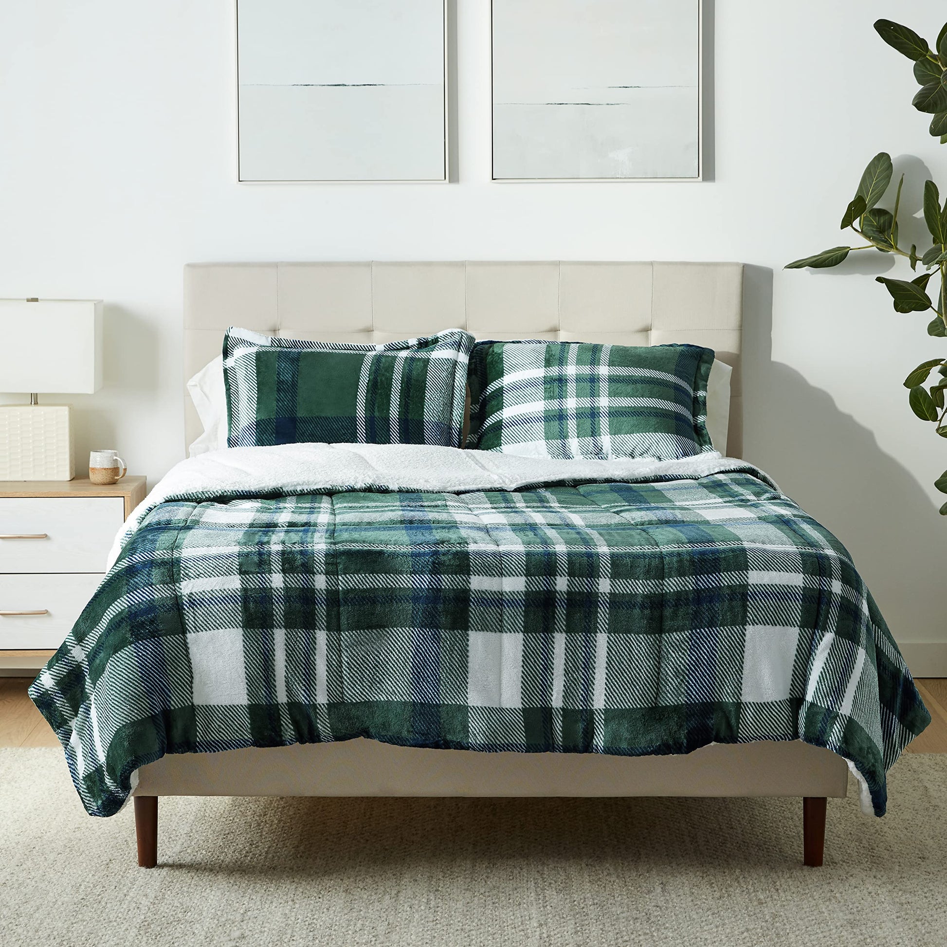 Amazon Basics 3 Piece Bedding Set, Micromink Sherpa, Ultra-Soft, Warm All Season Comforter, Full/Queen, Red Buffalo Plaid