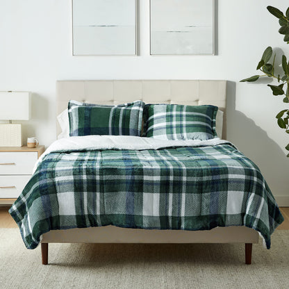 Amazon Basics 3 Piece Bedding Set, Micromink Sherpa, Ultra-Soft, Warm All Season Comforter, Full/Queen, Red Buffalo Plaid