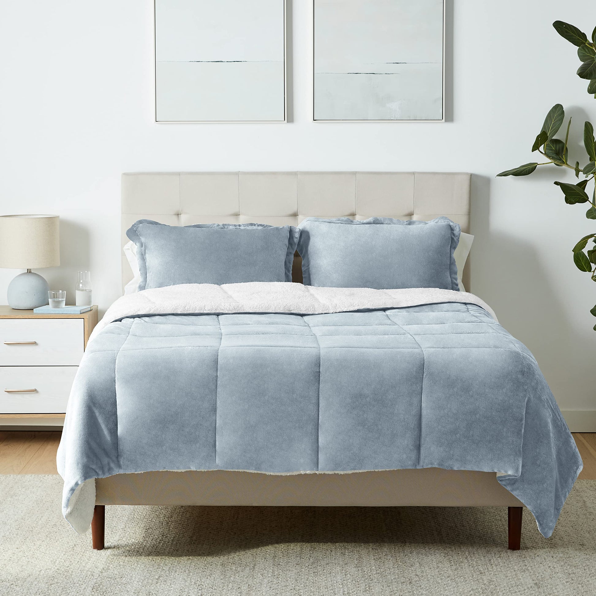 Amazon Basics 3 Piece Bedding Set, Micromink Sherpa, Ultra-Soft, Warm All Season Comforter, Full/Queen, Red Buffalo Plaid