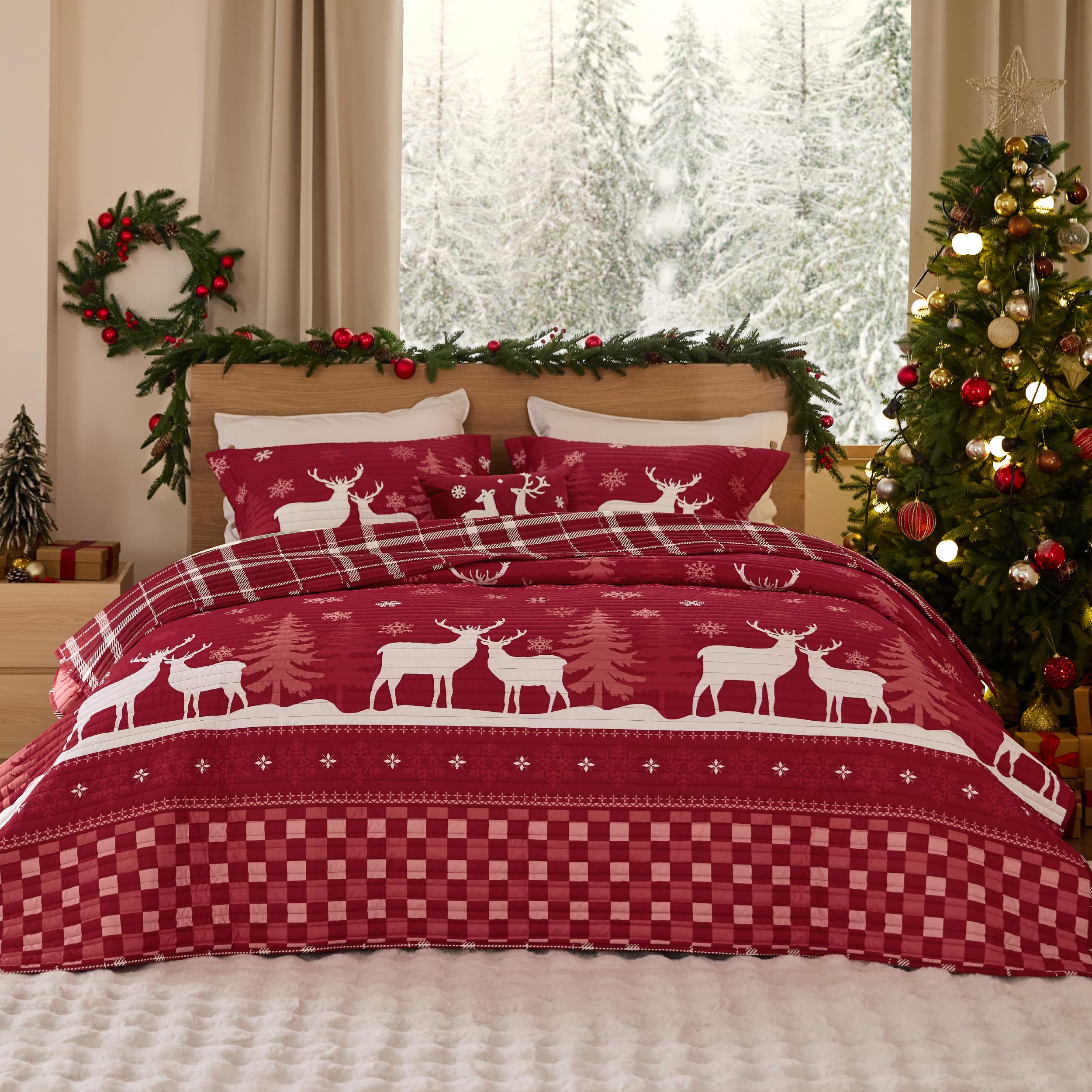 Bedsure Christmas Quilt Queen Size - Red Quilts for Queen Size Bed, Multicolor Patchwork Printed Pattern Christmas Bedding, Soft Lightweight Coverlet Bedspread (90"x96")