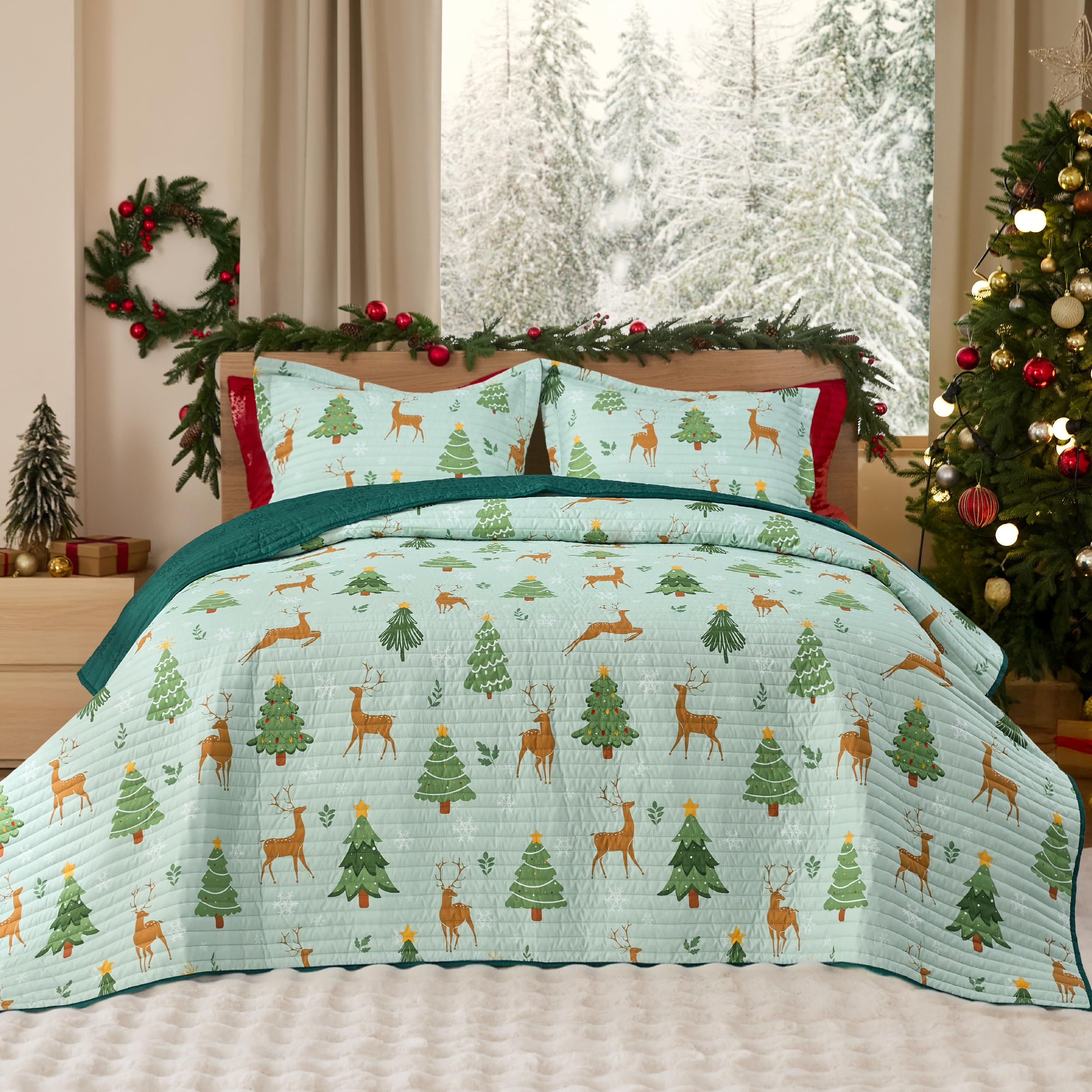 Bedsure Christmas Quilt Queen Size - Red Quilts for Queen Size Bed, Multicolor Patchwork Printed Pattern Christmas Bedding, Soft Lightweight Coverlet Bedspread (90"x96")